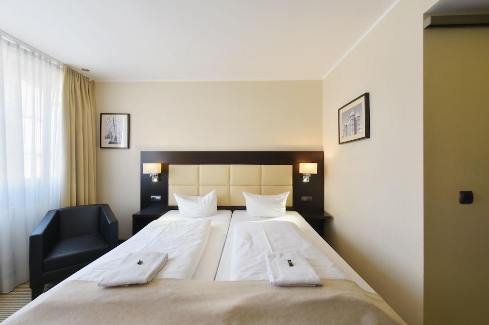 Zi Hotel Karlsruhe Exterior photo